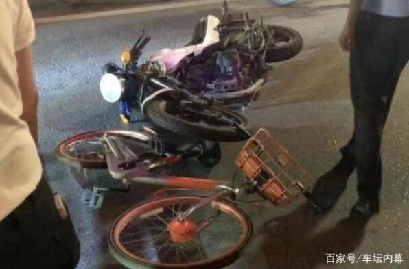 汕头交警砸车事件后，多地对摩托车整治，无牌无证车不允许加油！