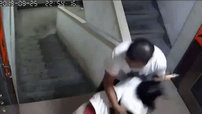 汕头女子在楼梯口被尾随男子猥亵