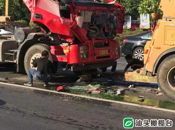 悲剧|今天汕头一半挂车驾驶室被车上的水泥管压扁，致司机死亡！