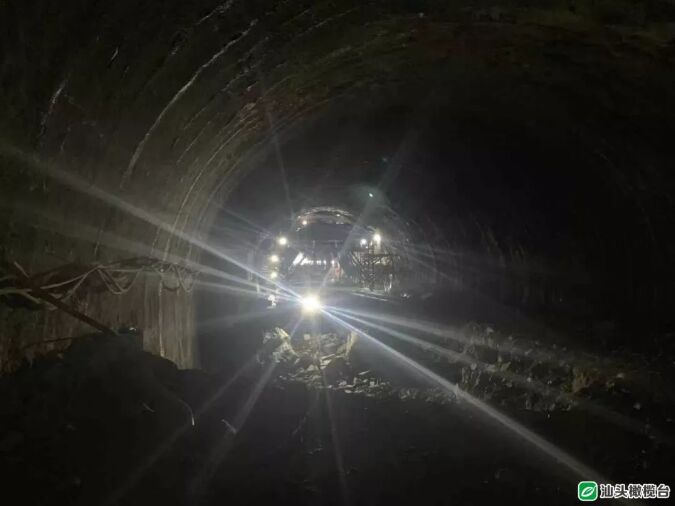 汕湛高速公路汕头段最后一座隧道工程实现双线贯通
