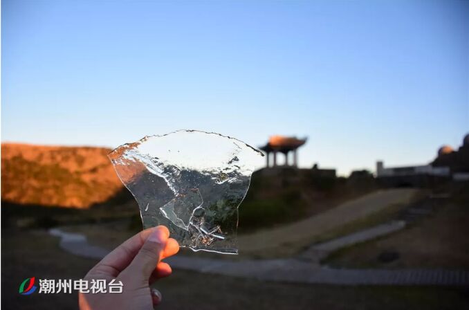 潮州凤凰天池景区今年冬天首次出现结冰，现场图片来了！
