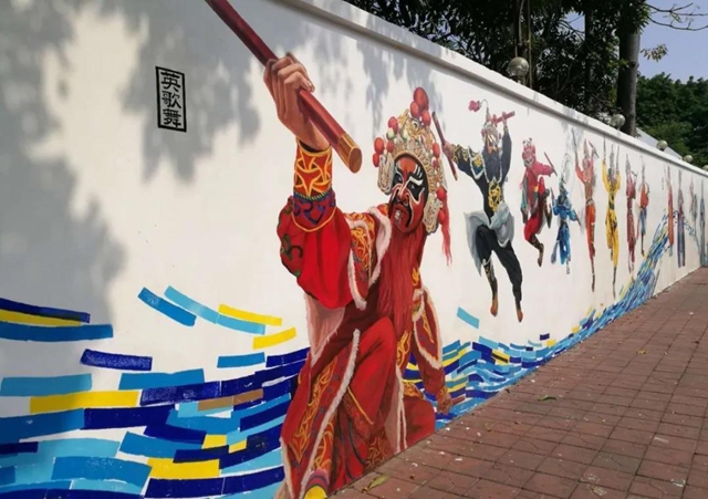 你打卡了吗？汕头西区“新网红”长卷彩绘墙亮相