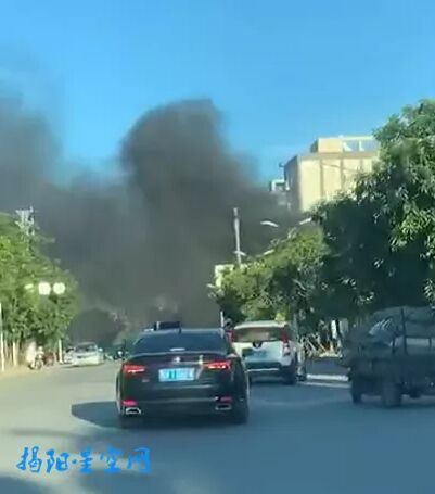 揭阳仙桥金三角鞋厂发生火情，火势凶猛！