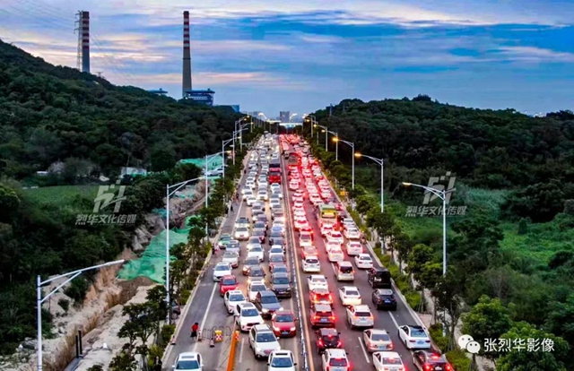 昨天往北山湾的路堵成“停车场”！昨天你泡“龙须浴”了吗