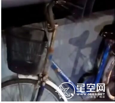 昨晚揭阳榕华大桥疑似有人跳河轻生，现场遗留一辆蓝色自行车