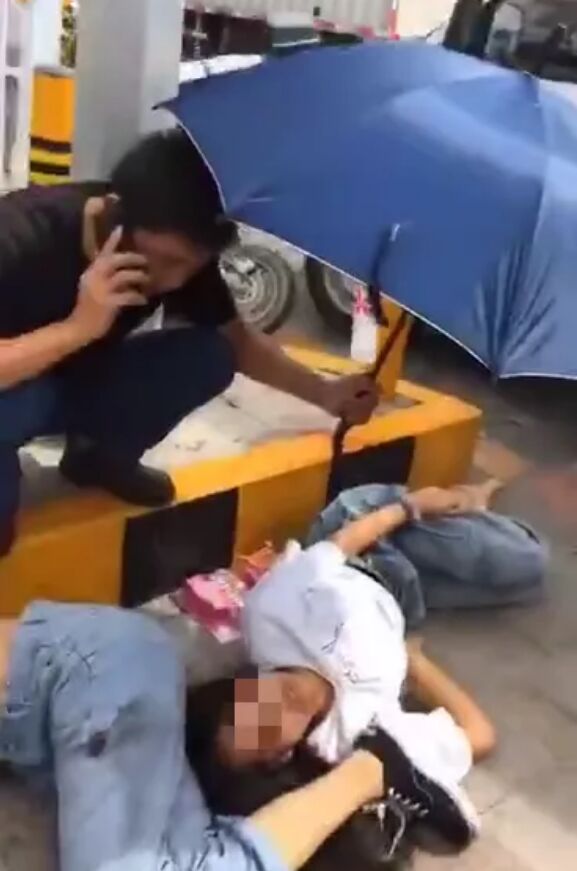 突发！潮南溪头车站两个女孩被撞飞，倒地抽搐！监控还原现场