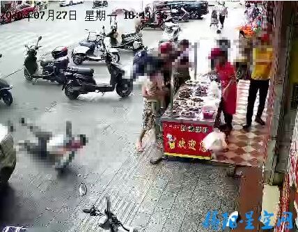 揭阳榕华市场发生坠楼事故？监控记录男子坠楼瞬间！
