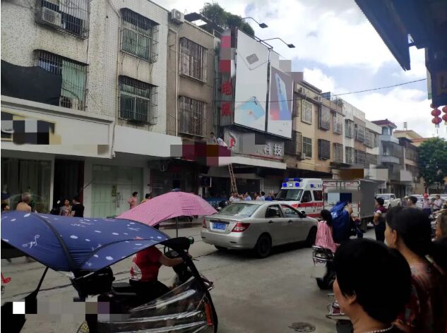 潮汕某村疑似发生触电事故，医护人员迅速到场
