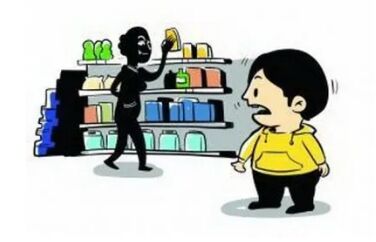 男子在潮汕某超市盗窃被发现，竟持水果刀恐吓保安员！