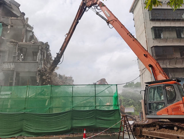 拆！厦岭路一居民楼近日拆除，金砂西路西延项目已拆除建筑物约6万平方米